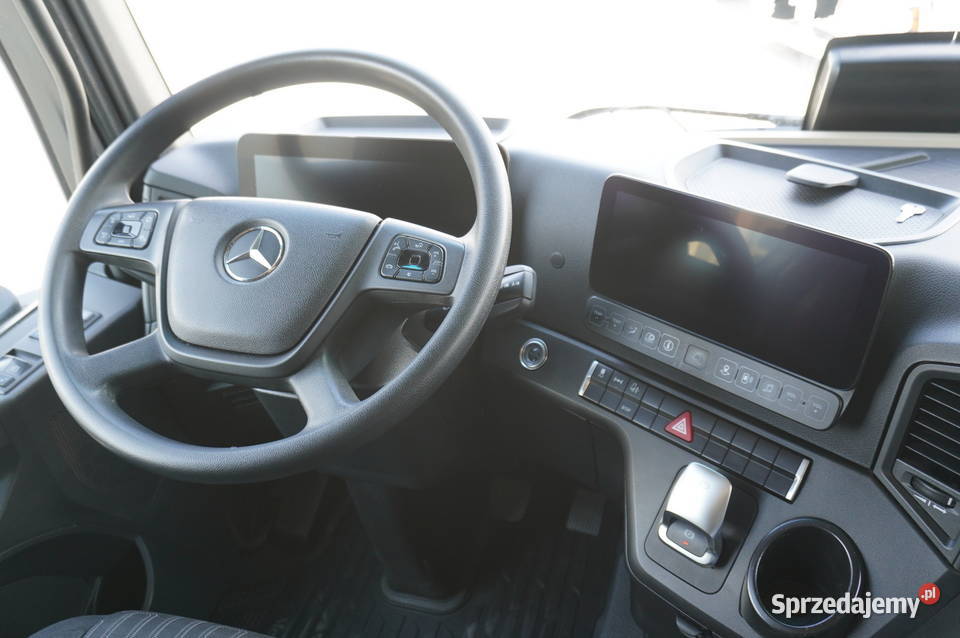 Ciągnik siodłowy MercedesBenz Actros 1842 2024 3 lodówka Ciągniki siodłowe Kraków sprzedam