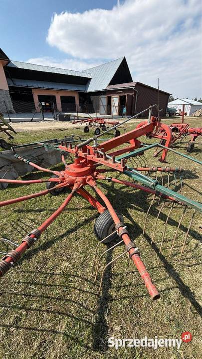 Zgrabiarka do siana Karuzela VN320 Walek w nieuszkodzony Maruszyna sprzedam