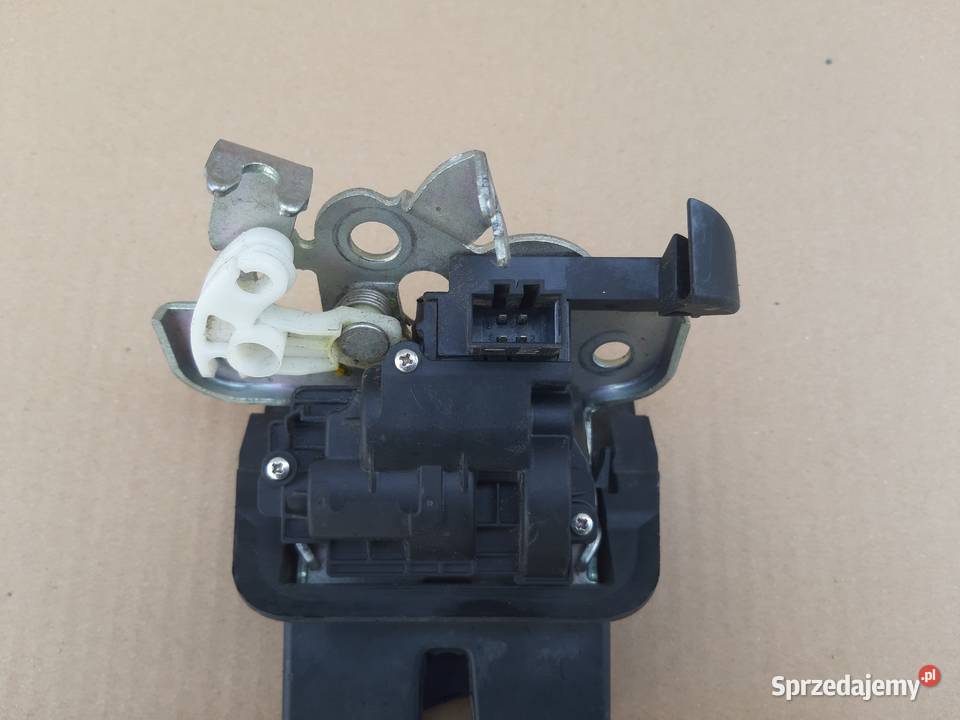 AUDI A4 B8 A5 A6 A3 ZAMEK KABINY BAGAŻNIKA Trzciel
