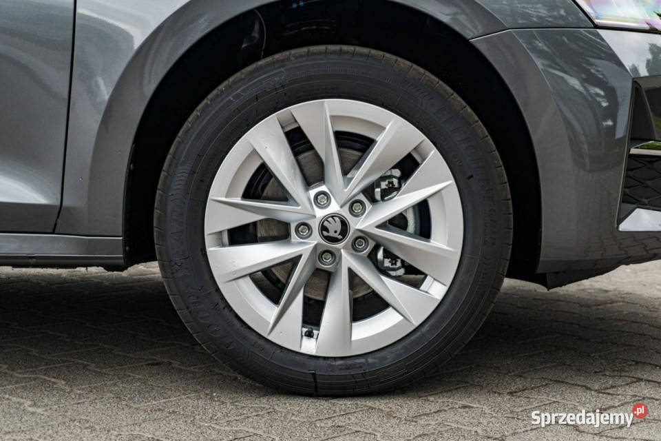 koda Octavia Drive Selection 15 TSI 150 DSG światła przeciwmgielne łódzkie Łódź