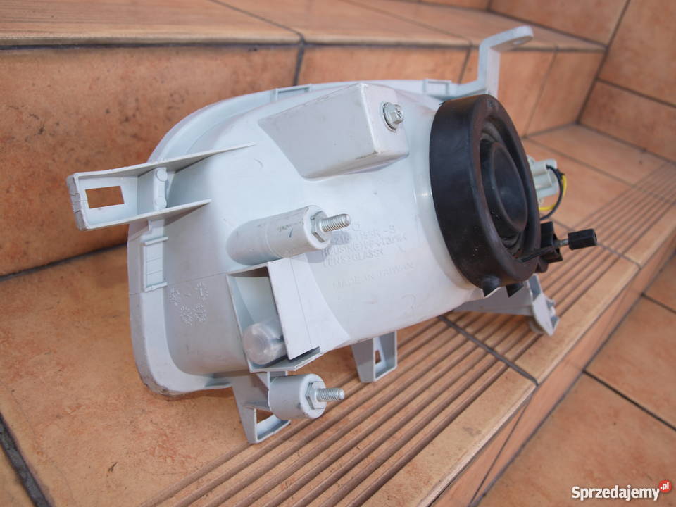 Nissan Micra lampa prawa przód nowa 1992 1998r Oświetlenie Kalisz