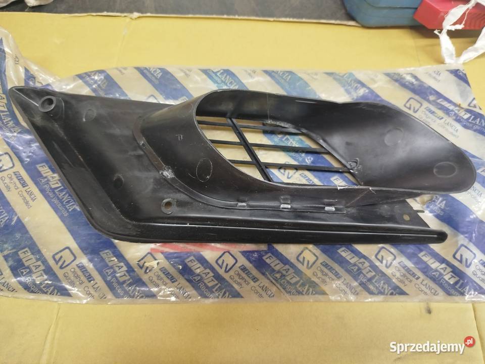Wlot powietrza boczny Fiat 126p FLEL Klucze