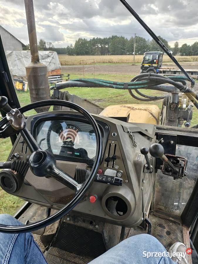 Leyland 704 z turem Traktor Case 1490 Kalisz