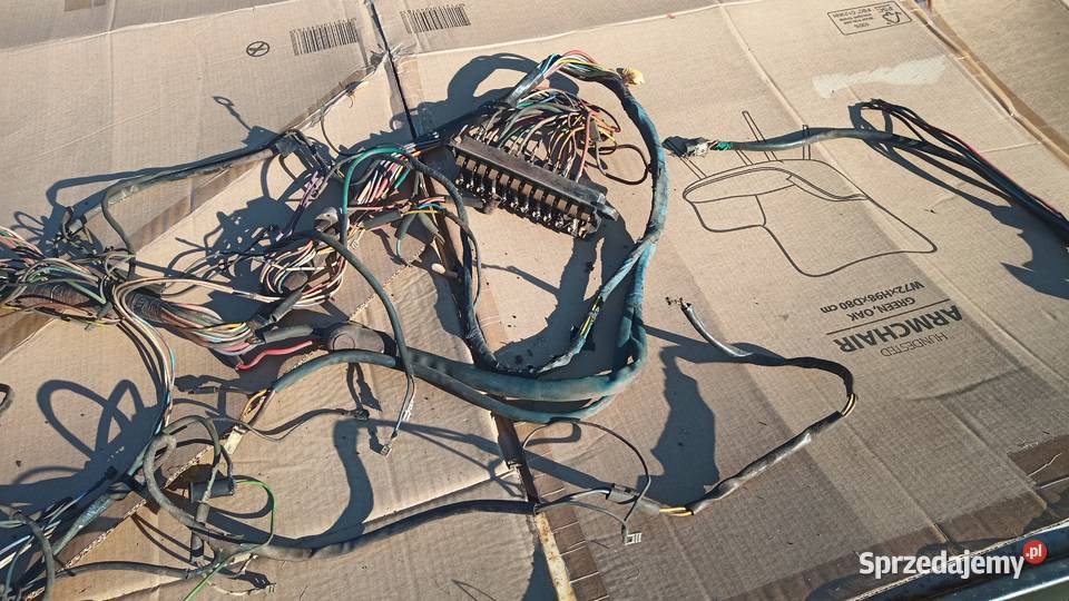 Wiązki fiat 125pprzednia i tylnia skrzynka Łódź