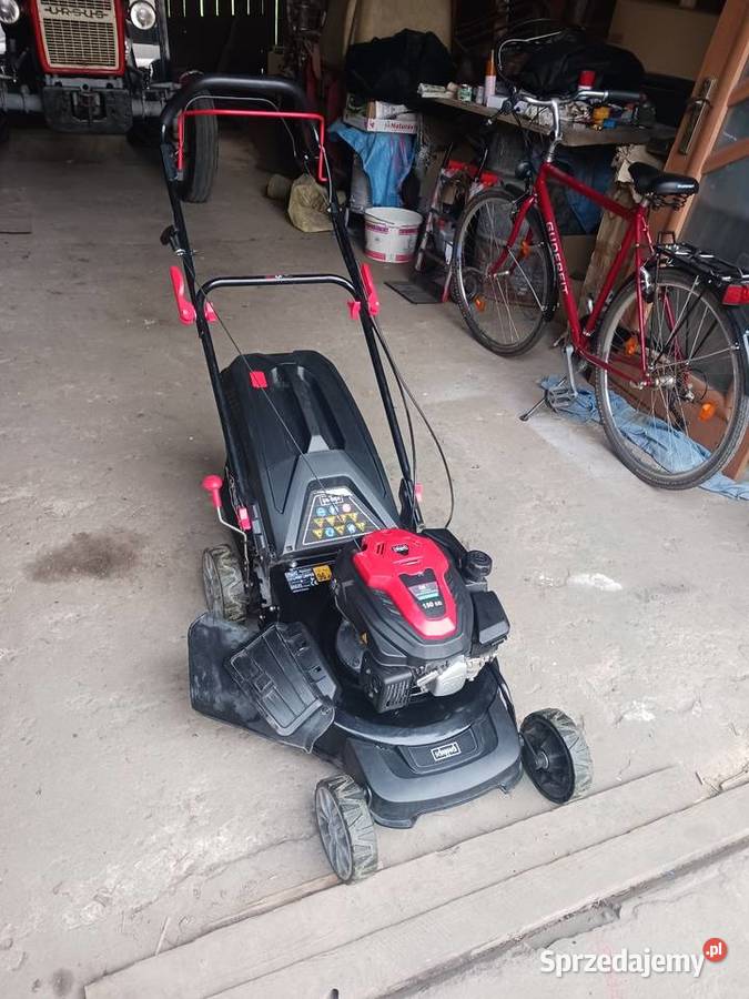 Kosiarka spalinowa z napędem
