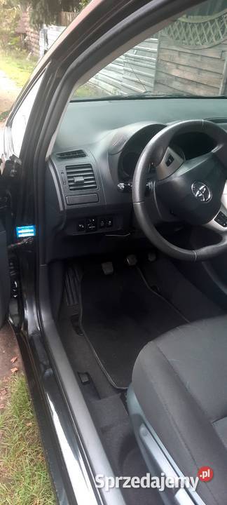 Toyota Auris 1 3 benzyna 2012r isofix
