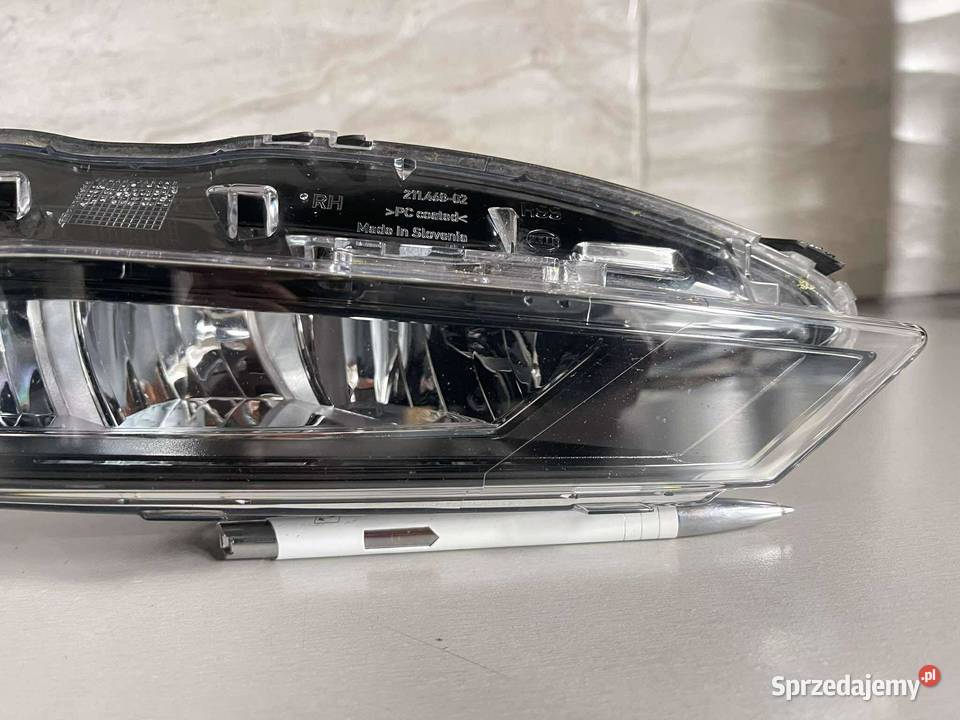 SEAT CUPRA LEON ATECA LIFT PRAWY HALOGEN osobowe Lampy przednie Ostroróg sprzedam