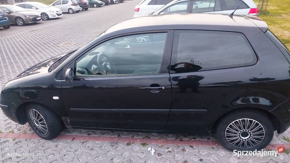 Sprzedam Volkswagen polo produkcji 2003 2200 Polo sprzedam