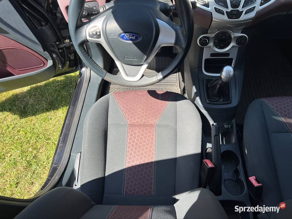 Ford Fiesta 14 benzyna climatronic grzana szyba elektrochrom. lusterko wst. Wieruszów