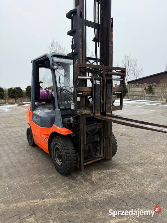 wózek widłowy TOYOTA 7FGF25 LPG 2500 40m przesuw Działoszyn sprzedam