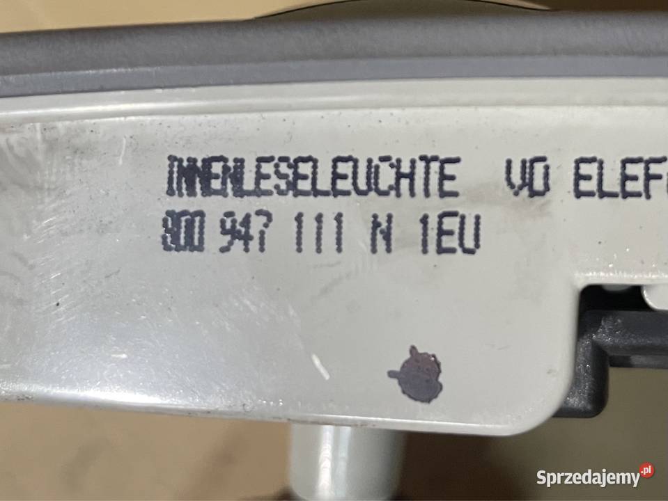 Lampka oświetlenie kabiny 8D0947111 audi a4 b5 Szczecin