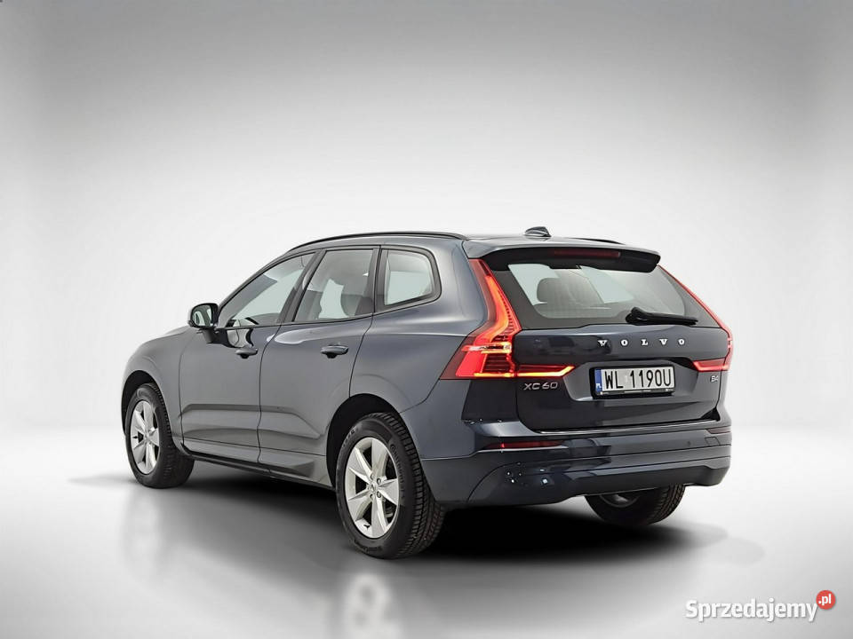 Volvo XC 60 B4 D Essential Z Polskiego Salonu lakier metallic Warszawa