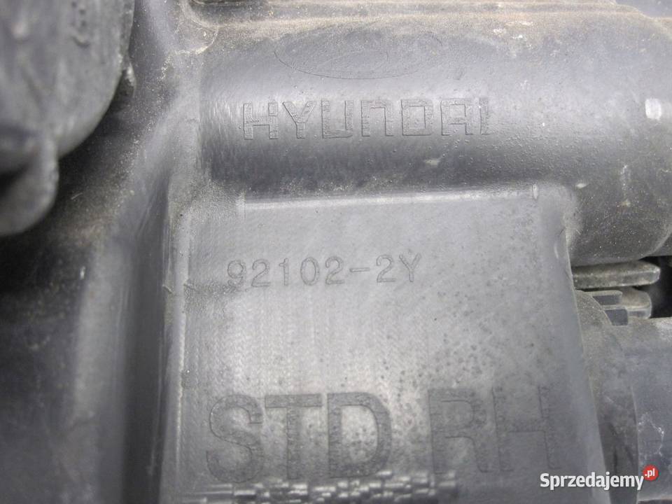 HYUNDAI ix35 I 11r lampa prawa przód 921022Y Oświetlenie Kielce sprzedam