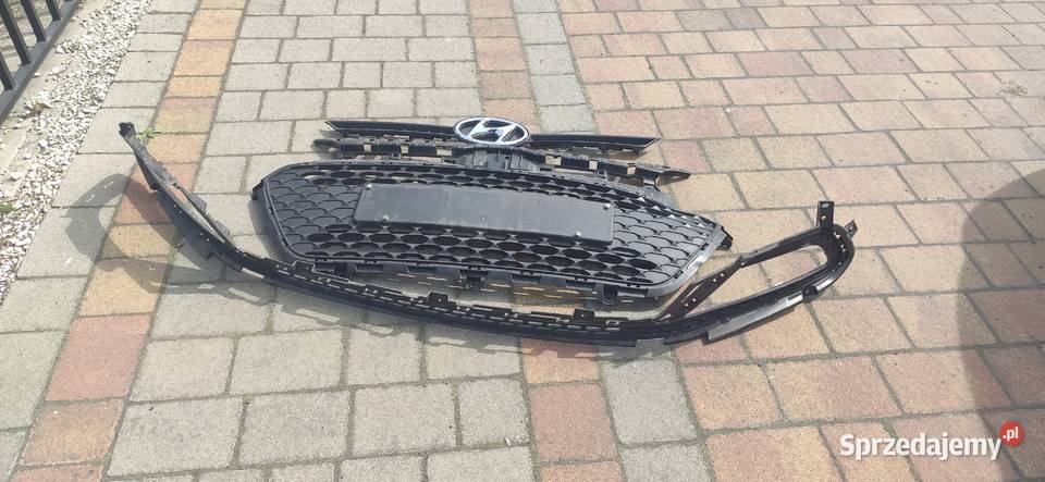 Atrapa grill kratka znaczek Hyundai i20 II Gostyń