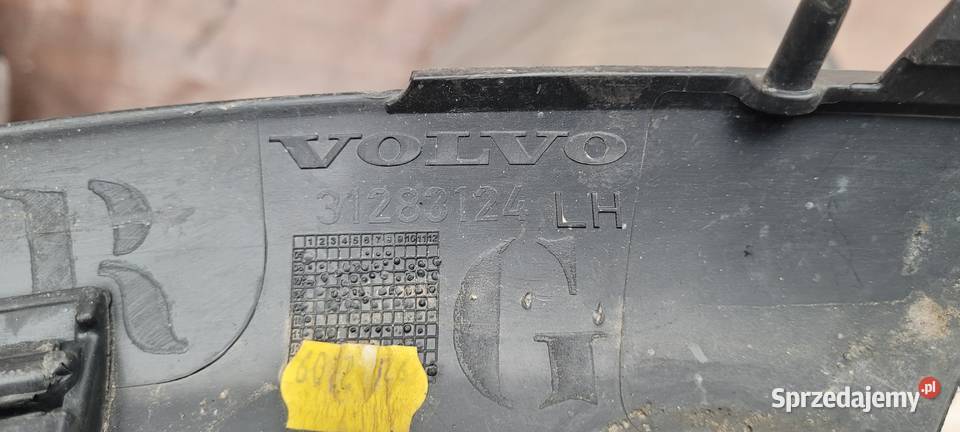 LISTWA BLOTNIKA PRAWY PRZOD VOLVO C30 LIFT 1012 Części Ruda Śląska