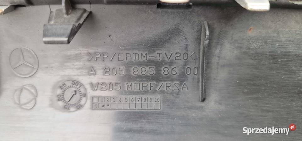 MERCEDES W205 CKLASA SEDAN DOKŁADKA CHROM PDC Bieleń