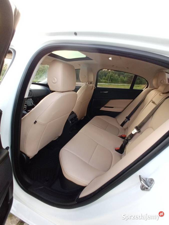 Jaguar Xe Premium 20 250 AWD benzyna mazowieckie Zamienie