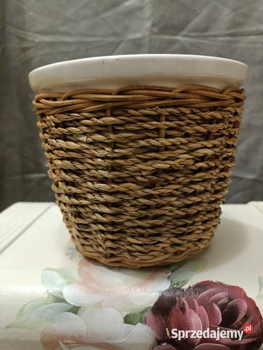 Dekoracja ogrodu doniczka osłonka wiklina Zamość