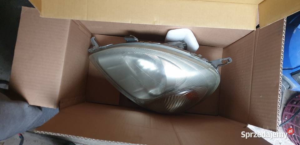 Toyota Yaris lampy reflektory przód Kraśnik sprzedam