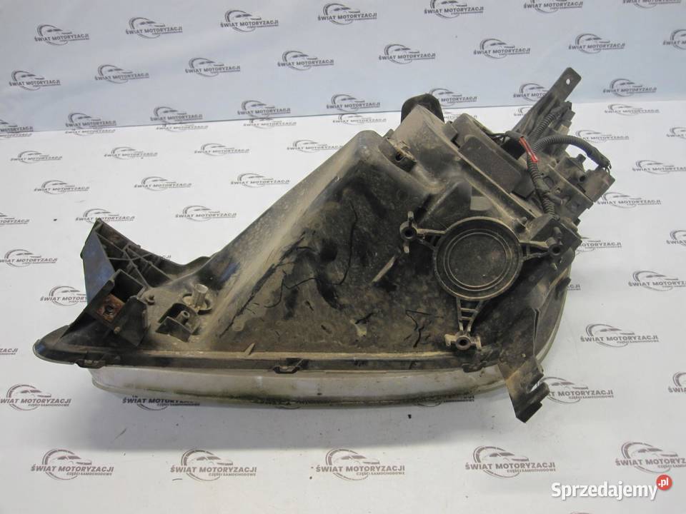 HONDA CRV II 04r lampa prawa przód 23797800 osobowe