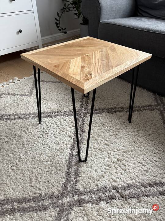 Stolik kawowy z litego parkietu