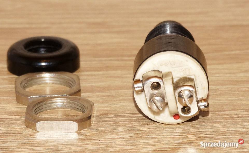 Przycisk bakelitowy monostabilny czarny 36 A 250 Gliwice