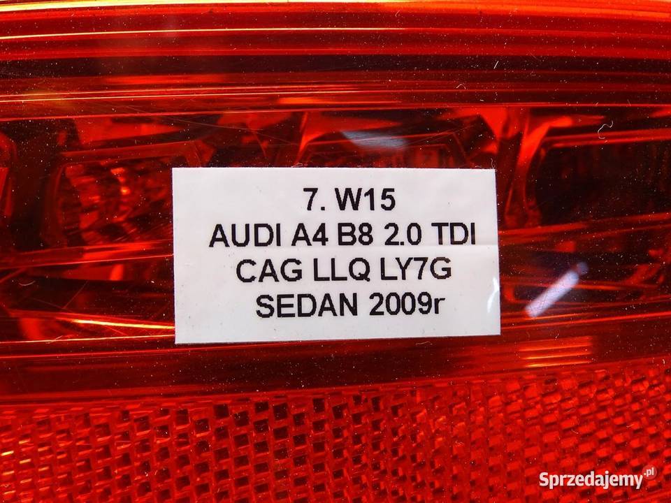LAMPA PRAWY TYŁ PRAWA TYLNA W BŁOTNIK 8K5945096B osobowe sprzedam