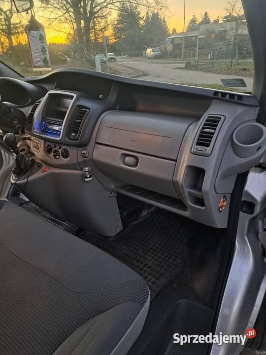 Opel vitro trafick 9 osób Long 2000cm3 Międzychód
