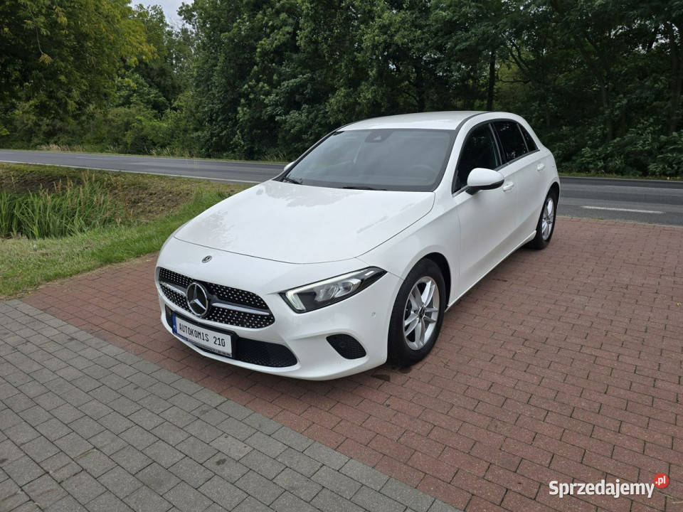 Mercedes A 180 Mercedes Aklasa W177 13 benzynka nawigacja Cielcza