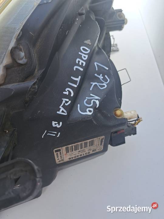 OPEL TIGRA LAMPA PRZÓD PRZEDNIA PRAWA EUROPA Słowikowo