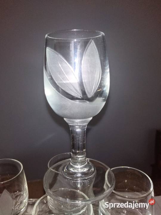 Kieliszki na nóżce do likierownalewek Porcelana i szkło Porcelana i szkło mazowieckie Radom