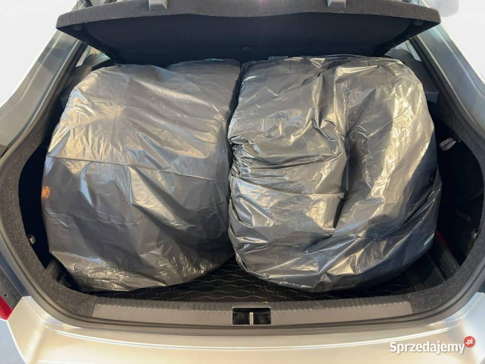 koda Octavia Style 15TSI 150 M6 2019 r salon Myślenice