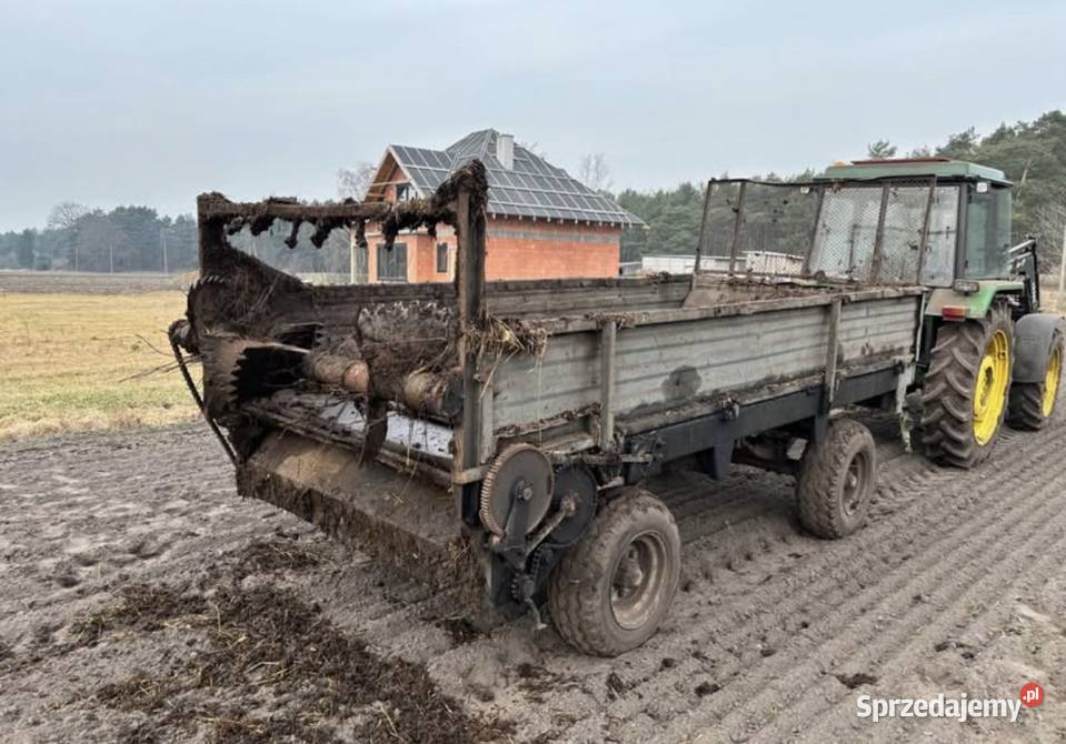 Rozrzutnik obornika dwuosiowy agromet czarna Rozrzutniki obornika Białobłoty