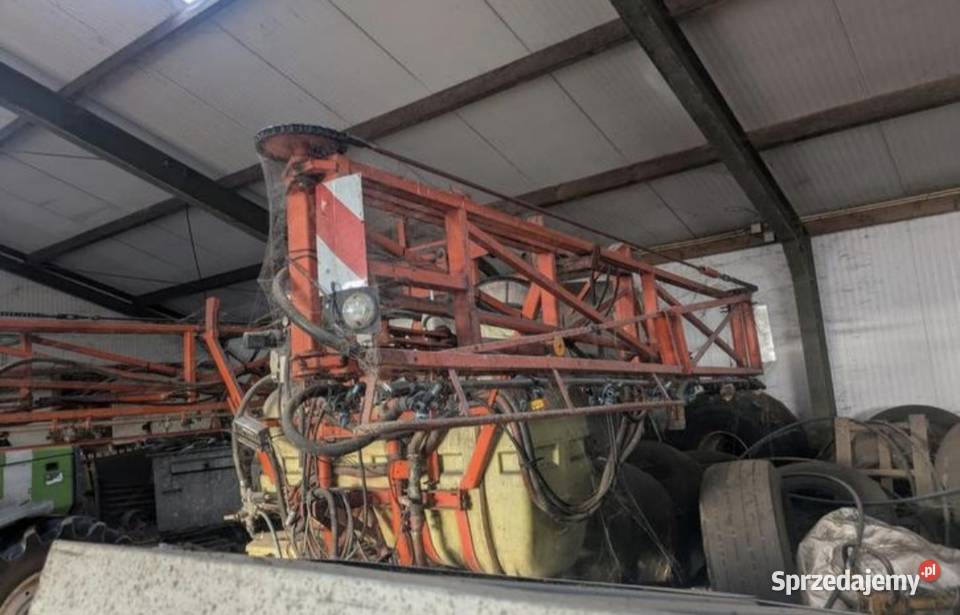 Opryskiwacz Douven 24 metry 800 litrów sterowany