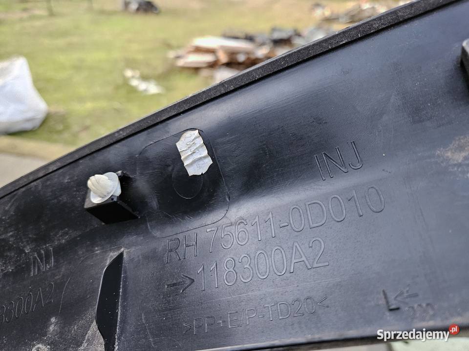 TOYOTA YARIS CROSS LISTWA BŁOTNIKA PRAWY PRZÓD Międzychód sprzedam