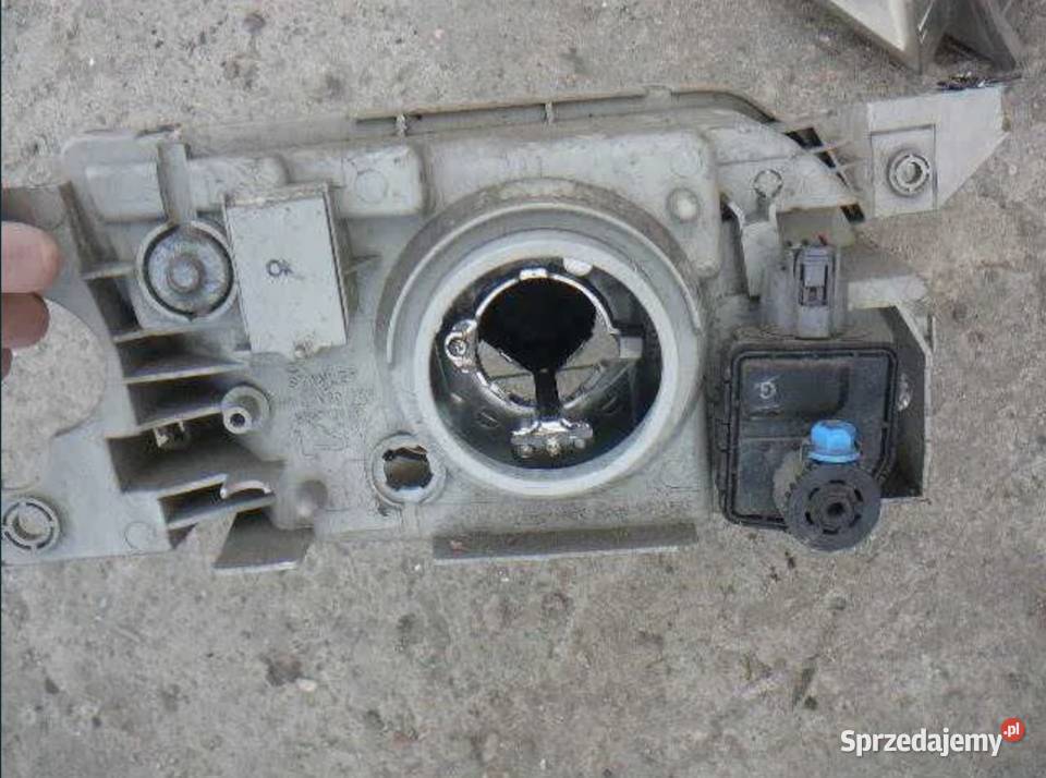 Lampa przód lewa Mazda Premacy Ostrzeszów