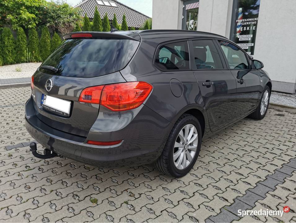 OPEL ASTRA 17 CDTI 110 TEMPOMAT HAK NAWIGACJA Zarejestrowany w Polsce Poznań