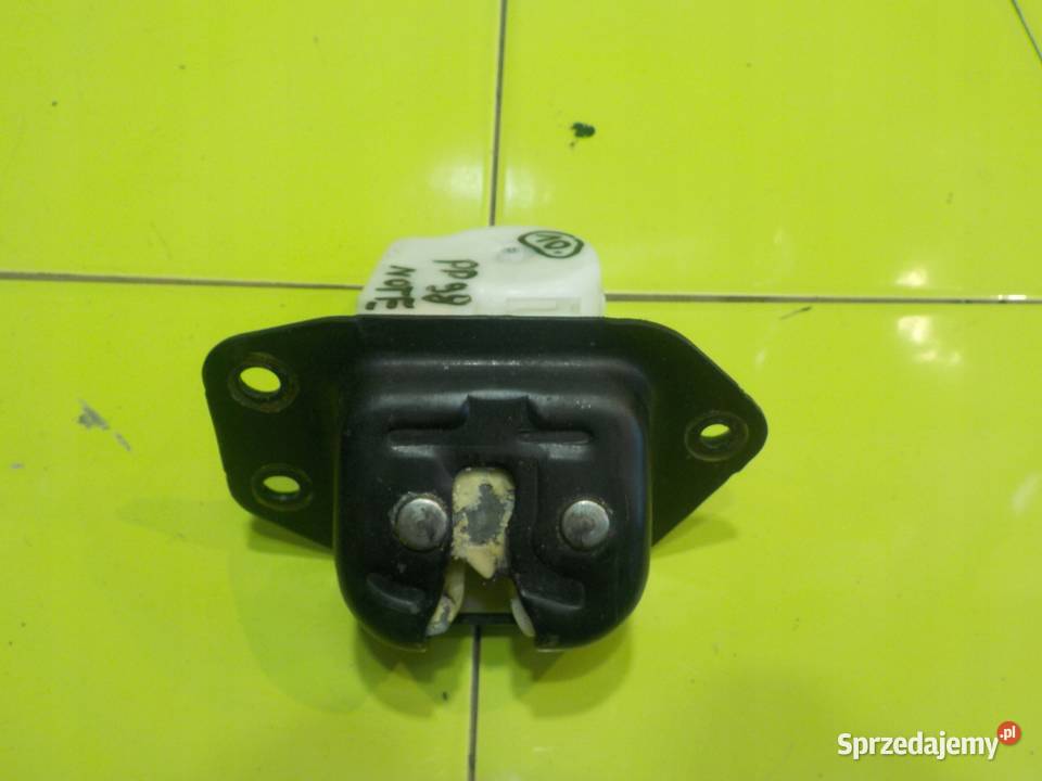 NISSAN NOTE I E11 10r zamek klapy tyl Suków