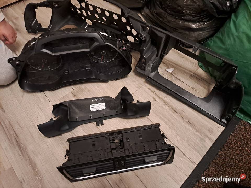 Czesci wnętrza a4 b8 przedlift polift Pozostałe Buczek