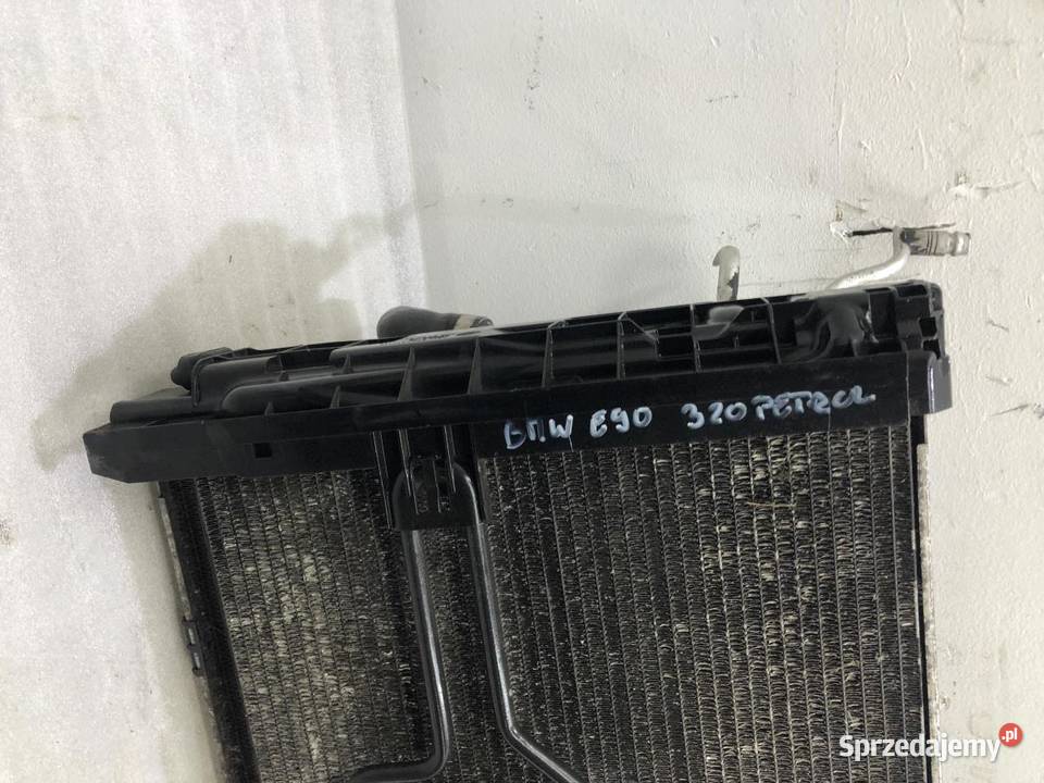CHŁODNICA KOMPLET BMW E90 30BENZYNA 7526533 Chłodnie wody sprzedam