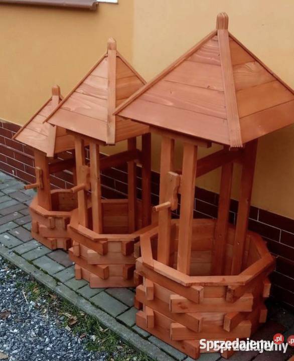 Studnia ogrodowa drewniana ozdobna na krąg