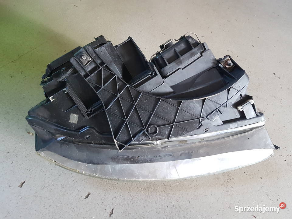 AUDI A4 B6 REFLEKTOR LAMPA PRZOD LEWA PRAWA Turek sprzedam