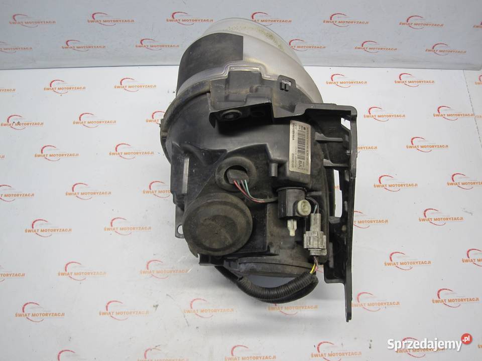 NISSAN JUKE 15r lampa prawa przód 26010BV80A świętokrzyskie Kielce