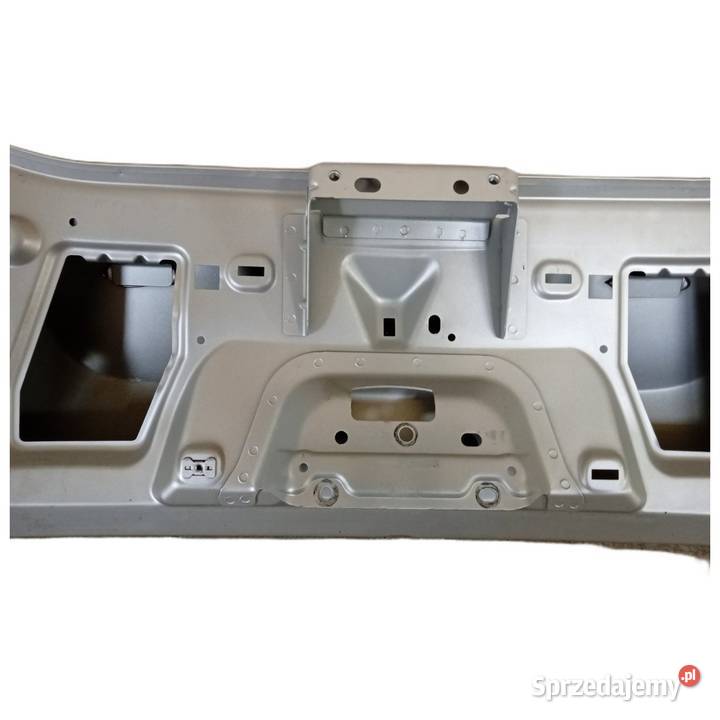 Klapa bagażnika tylna Ford Kuga 20082012 srebrna Rok produkcji 2010