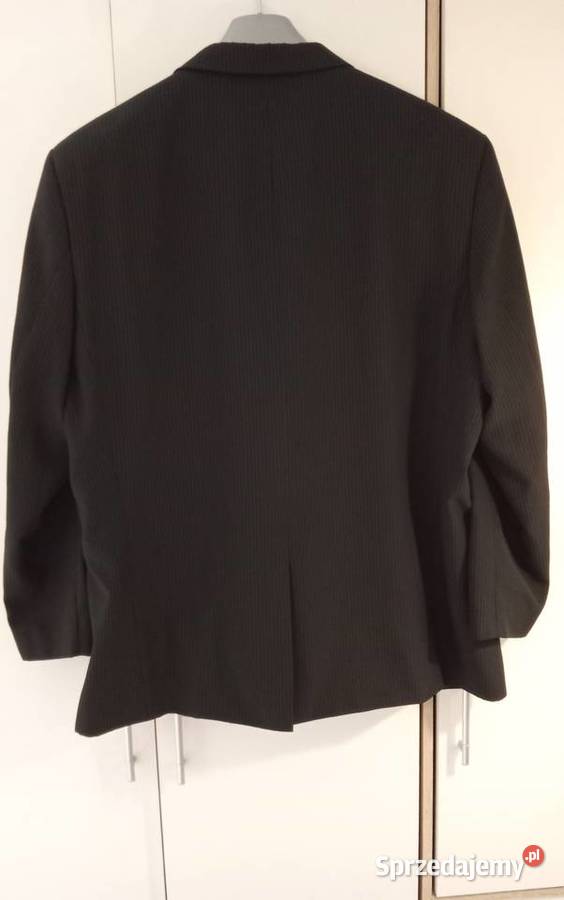 Sprzedam Garnitur Czarny Z Niebieską Nitka sprzedam