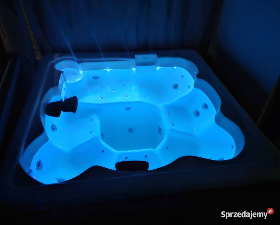 JACUZZI OGRODOWE 6 W ZABUDOWIE Z DREWNA z Wrocław sprzedam