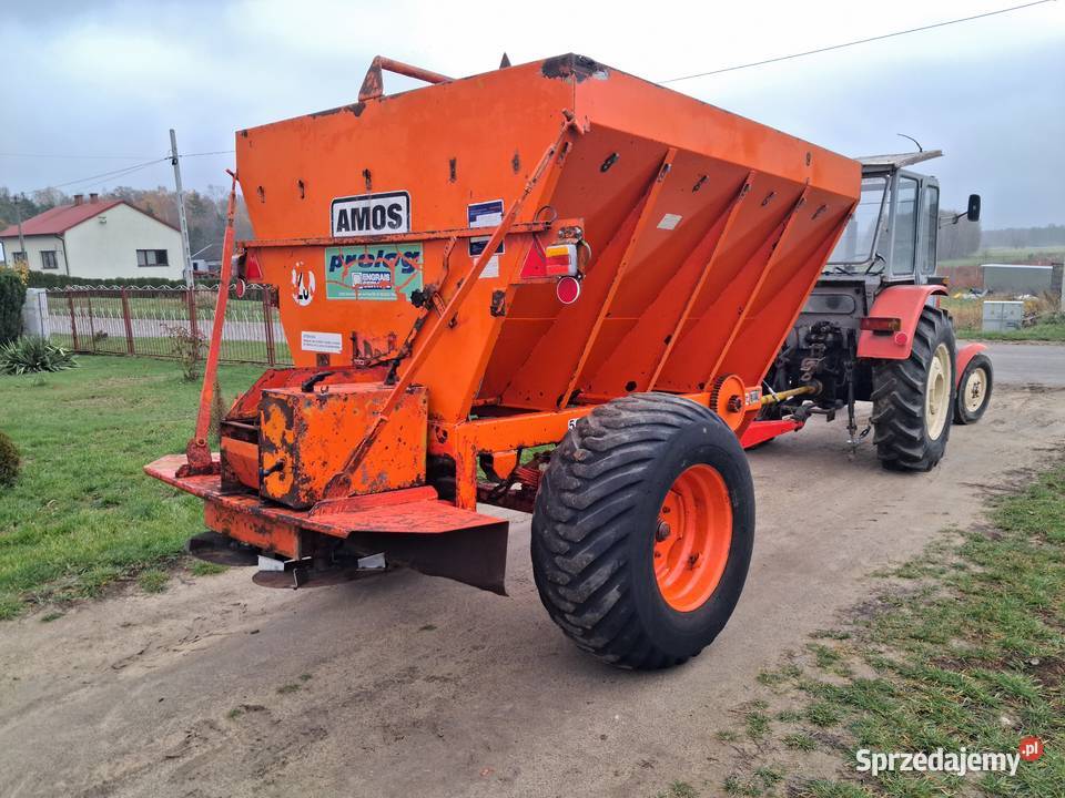 Rozsiewacz do nawozów i wapna RCW Zbuczyn