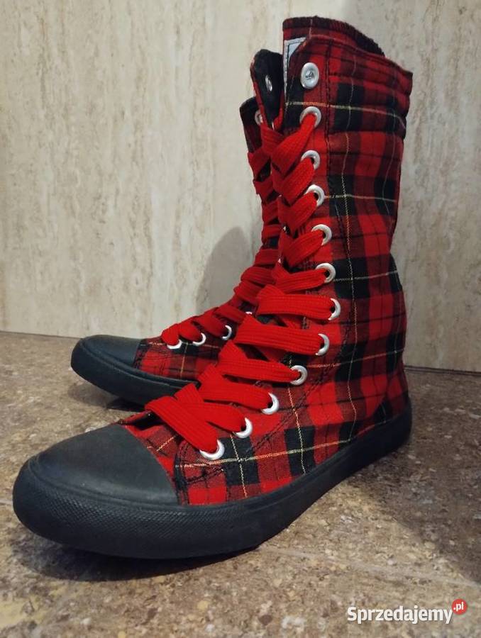 Stylowe trampki czarno czerwone długie w kratkę tkanina Piaseczno