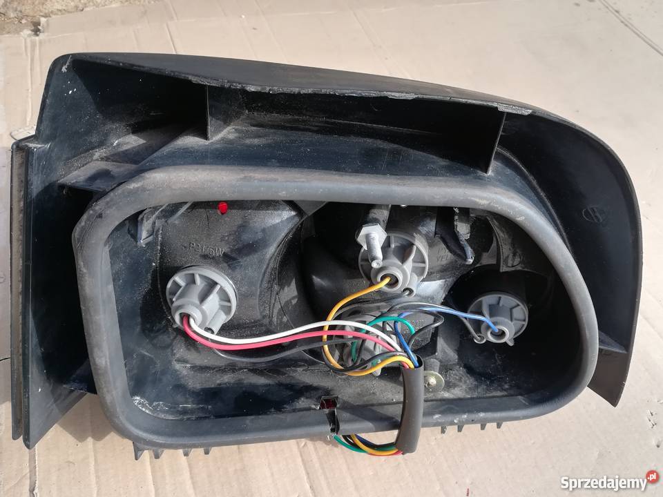 Renault Clio 1999 lampa prawa tył