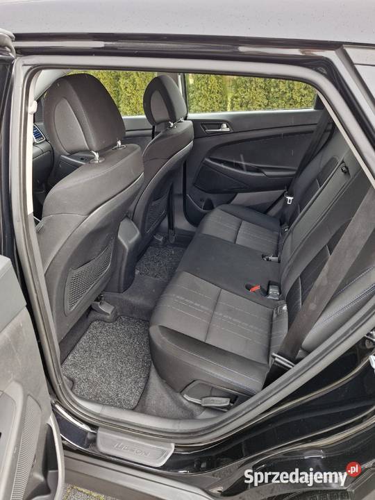 16 Benzyna 77 250 Oryginalny lakier